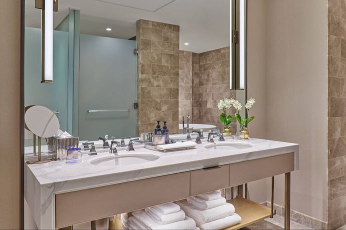 Imagen de la habitación del Hotel The St. Regis Chicago. Foto 11