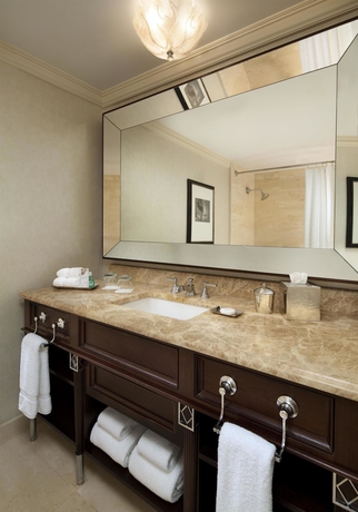 Imagen de la habitación del Hotel The St. Regis Houston. Foto 6