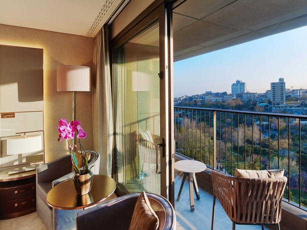 Imagen de los exteriores del Hotel The St. Regis Istanbul. Foto 12