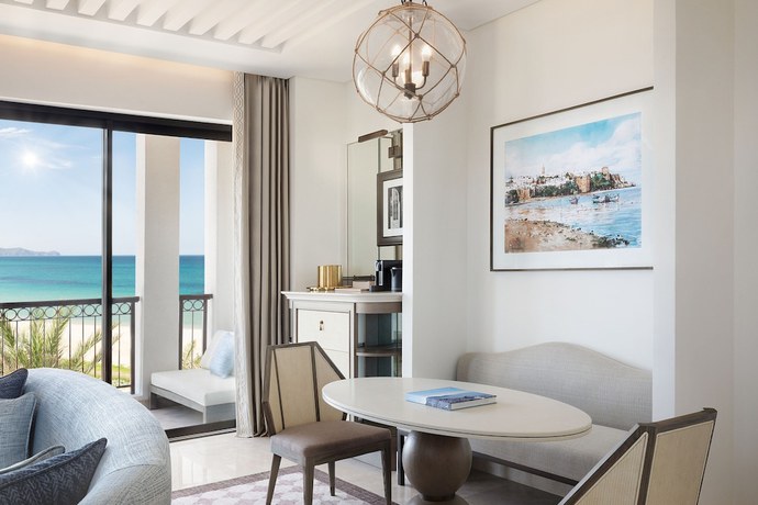 Imagen de la habitación del Hotel The St. Regis La Bahia Blanca Resort, Tamuda Bay. Foto 3