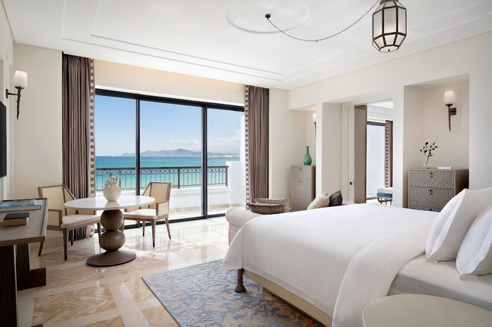 Imagen de la habitación del Hotel The St. Regis La Bahia Blanca Resort, Tamuda Bay. Foto 19