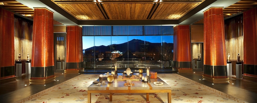 Imagen de los interiores del Hotel The St. Regis Lhasa Resort. Foto 12