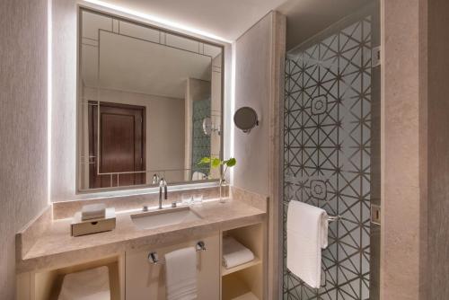 Imagen general del Hotel The St. Regis Marsa Arabia Island, The Pearl Qatar. Foto 4