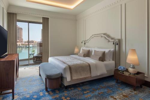 Imagen de la habitación del Hotel The St. Regis Marsa Arabia Island, The Pearl Qatar. Foto 13