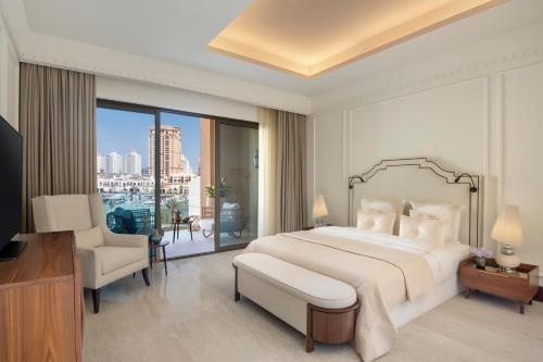Imagen de la habitación del Hotel The St. Regis Marsa Arabia Island, The Pearl Qatar. Foto 16
