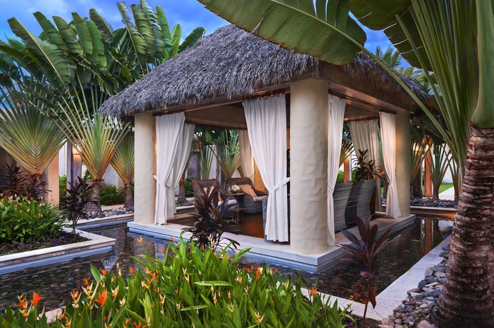 Imagen de la piscina del Hotel The St. Regis Punta Mita Resort. Foto 15