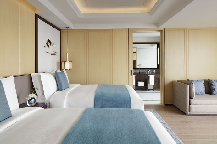 Imagen de la habitación del Hotel The St. Regis Qingdao. Foto 7