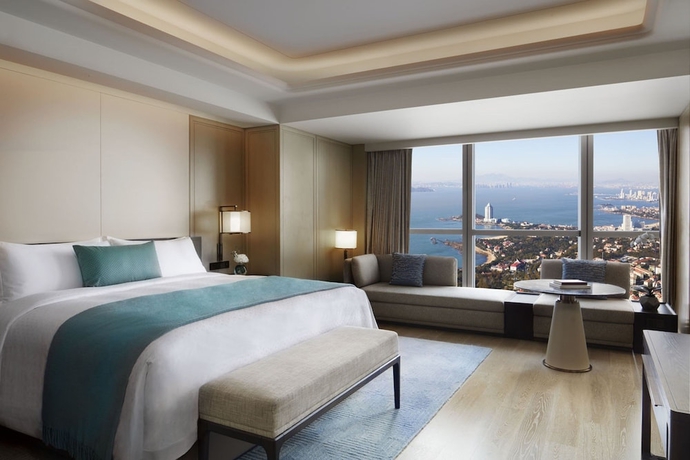 Imagen de la habitación del Hotel The St. Regis Qingdao. Foto 8