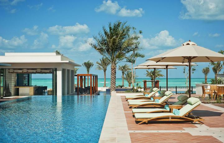 Imagen de la piscina del Hotel The St. Regis Saadiyat Island Resort, Abu Dhabi. Foto 24