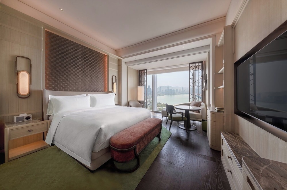 Imagen de la habitación del Hotel The St. Regis Shenzhen Bao'an. Foto 8