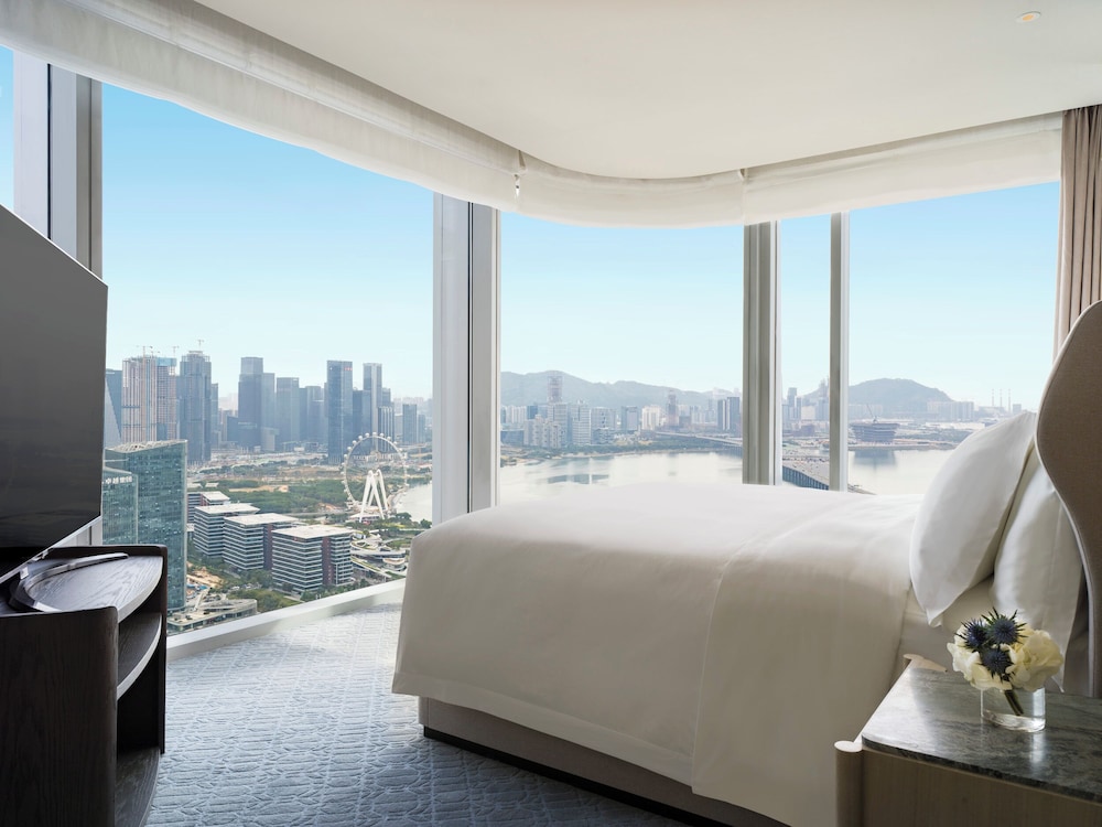 Imagen de la habitación del Hotel The St. Regis Shenzhen Bao'an. Foto 12