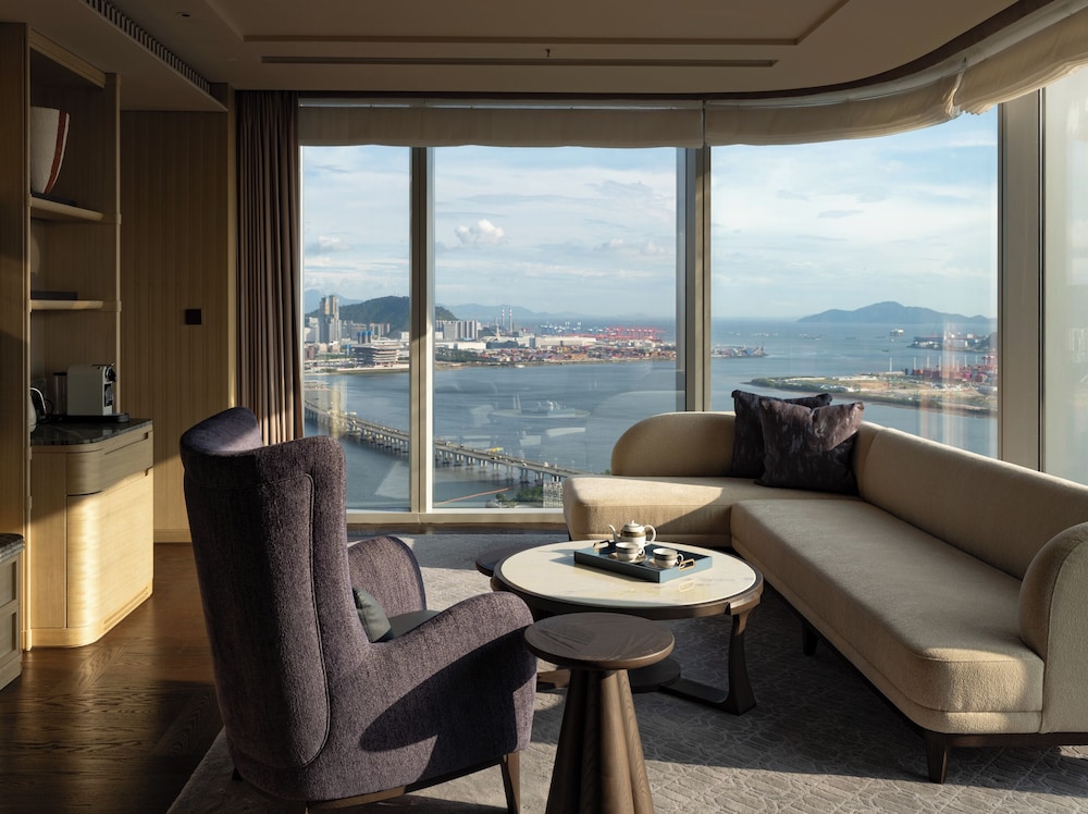 Imagen de la habitación del Hotel The St. Regis Shenzhen Bao'an. Foto 13