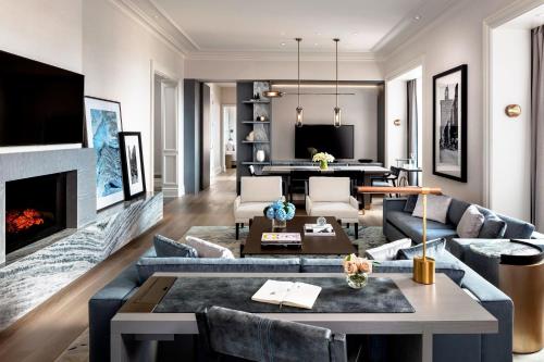 Imagen de la habitación del Hotel The St. Regis Toronto. Foto 18