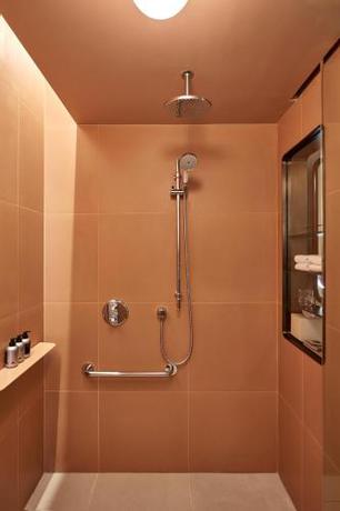 Imagen de la habitación del Hotel The Standard, Bangkok Mahanakhon. Foto 17