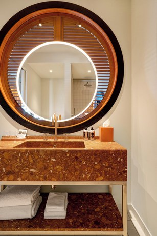 Imagen de la habitación del Hotel The Standard Brussels. Foto 12