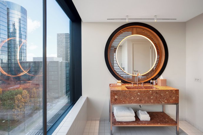 Imagen de la habitación del Hotel The Standard Brussels. Foto 20