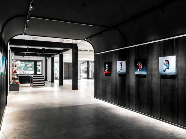 Imagen de los interiores del Hotel The StandardX Bangkok Phra Arthit. Foto 11