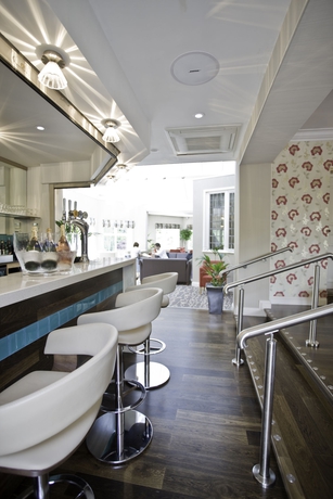 Imagen del bar/restaurante del Hotel The Stanneylands. Foto 6