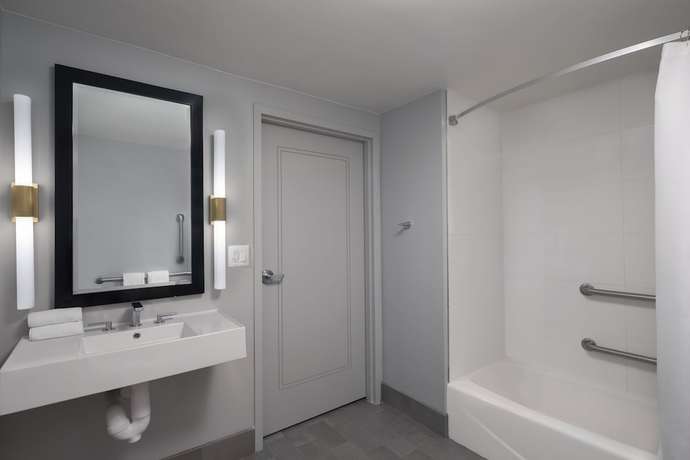 Imagen de la habitación del Hotel The Starling Atlanta Midtown, Curio Collection by Hilton. Foto 9