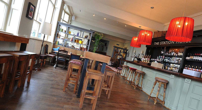 Imagen del bar/restaurante del Hotel The Station, Lewisham. Foto 6