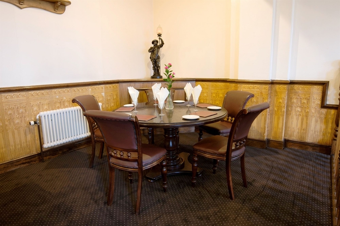 Imagen del bar/restaurante del Hotel The Station and Banqueting. Foto 3