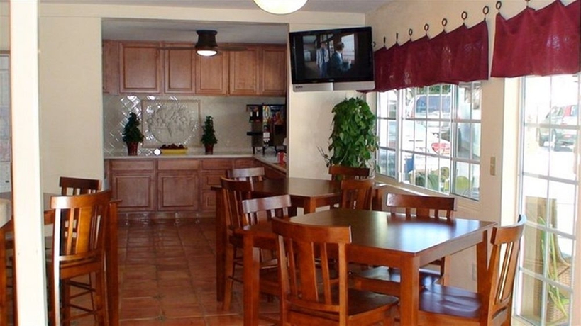 Imagen del bar/restaurante del Hotel The Stevenson Monterey. Foto 4