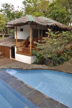 Imagen de la piscina del Hotel The Strand Boracay. Foto 10