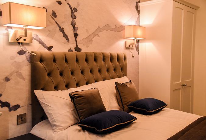 Imagen de la habitación del Hotel The Strand, the former residence of Oscar Wilde. Foto 15