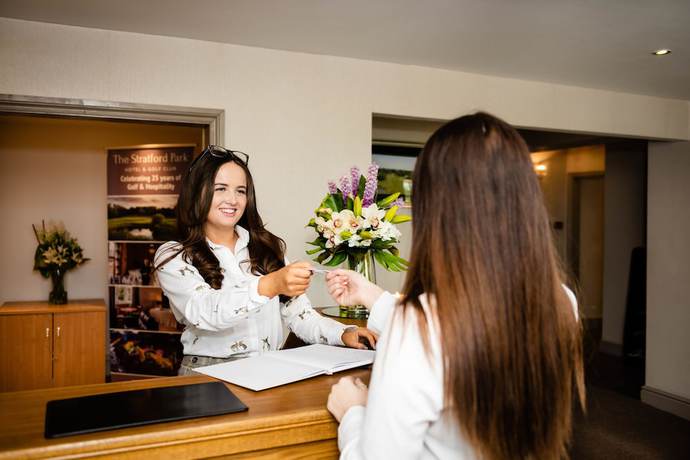 Imagen de los interiores del Hotel The Stratford Park Hotel and Golf Club. Foto 20