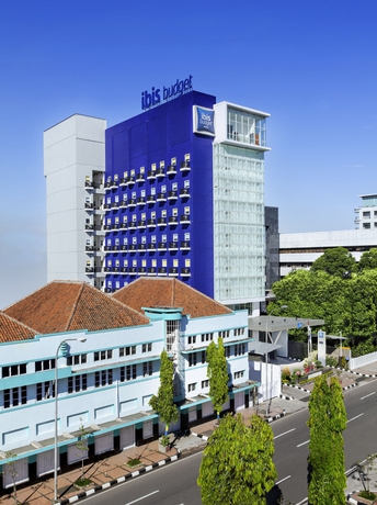 Imagen de los exteriores del Hotel The Suddha Asia Afrika Bandung. Foto 13