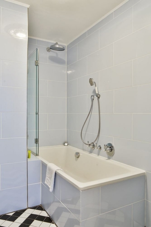 Imagen de la habitación del Hotel The Suite Garden. Foto 4