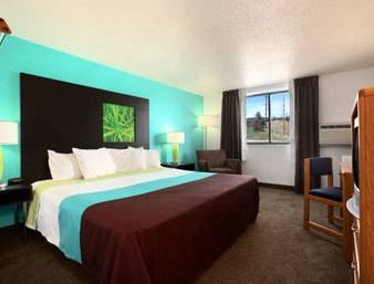 Imagen de la habitación del Hotel The Suite Inn. Foto 3