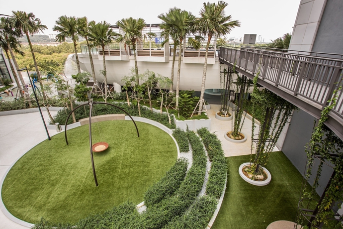 Imagen de los exteriores del Hotel The Suitel. Foto 11