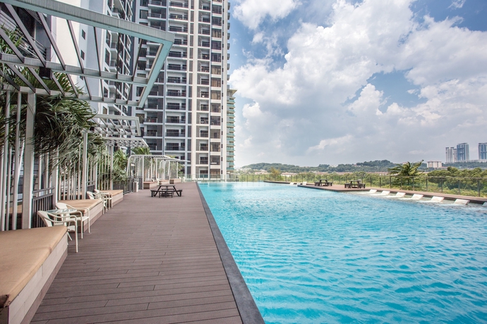 Imagen de la piscina del Hotel The Suitel. Foto 17