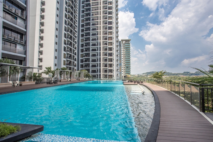 Imagen de la piscina del Hotel The Suitel. Foto 18