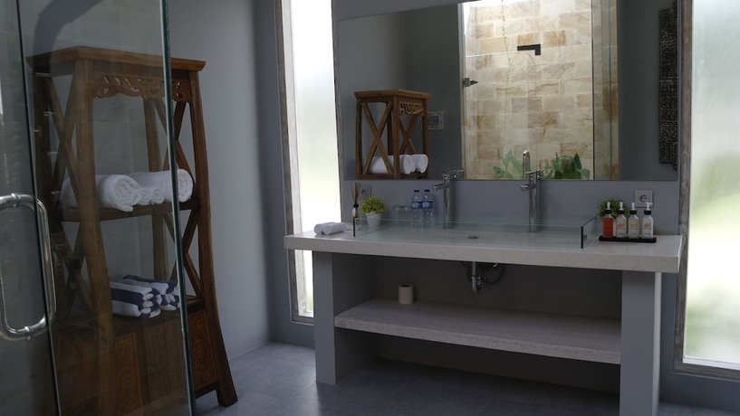 Imagen de la habitación del Hotel The Suites Lombok. Foto 14