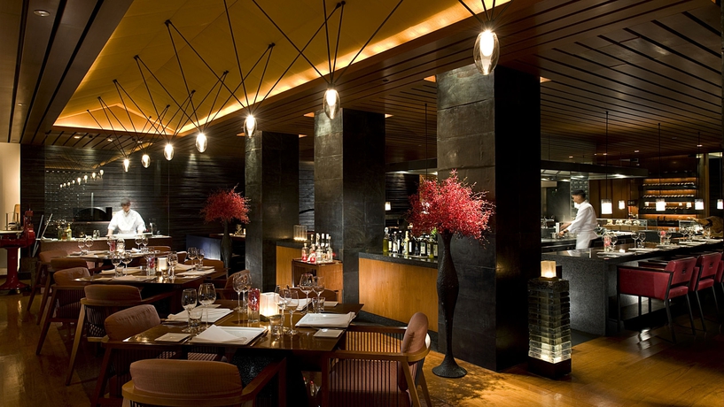 Imagen del bar/restaurante del Hotel The Sukhothai Bangkok. Foto 4