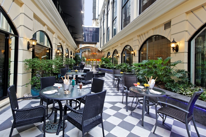 Imagen de los exteriores del Hotel The Sukosol - Sha Extra Plus. Foto 10