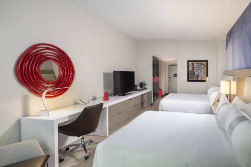 Imagen de la habitación del Hotel The Summit, Cincinnati. Foto 3