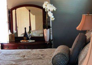 Imagen de la habitación del Hotel The Summit Debary Inn. Foto 11