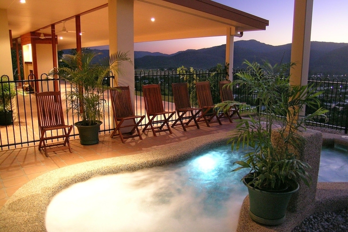Imagen de la piscina del Hotel The Summit Rainforest Retreat. Foto 19