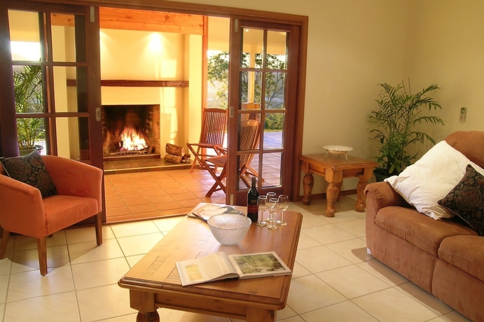 Imagen de los interiores del Hotel The Summit Rainforest Retreat. Foto 14