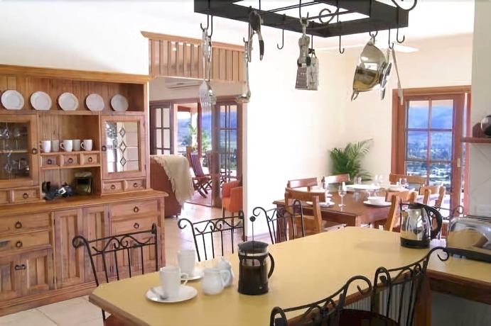 Imagen del bar/restaurante del Hotel The Summit Rainforest Retreat. Foto 2