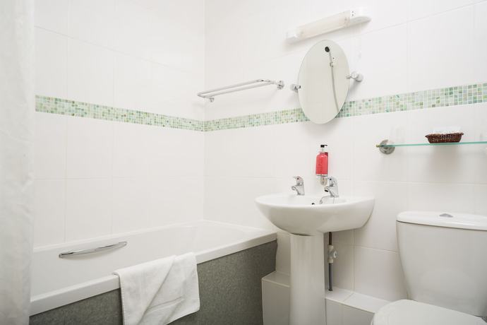 Imagen de la habitación del Hotel The Sun Bay and Restaurant. Foto 8