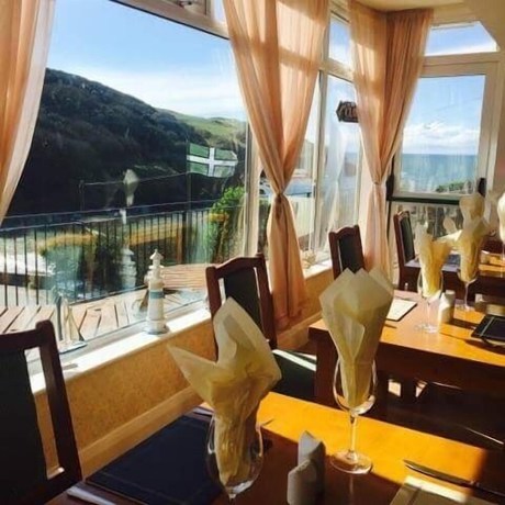 Imagen del bar/restaurante del Hotel The Sun Bay and Restaurant. Foto 4