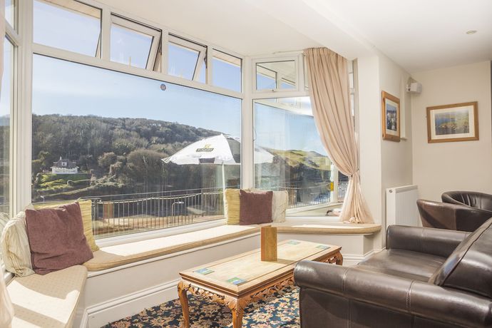 Imagen del bar/restaurante del Hotel The Sun Bay and Restaurant. Foto 6