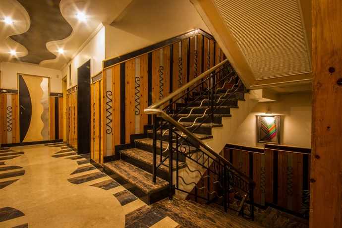 Imagen de los interiores del Hotel The Sun Court Yatri. Foto 13
