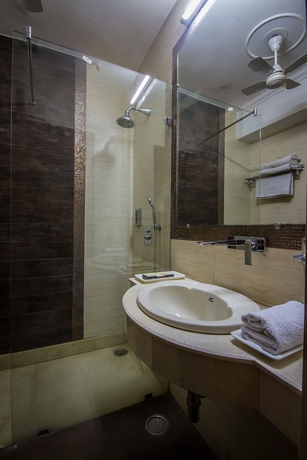 Imagen de la habitación del Hotel The Sun Court Yatri. Foto 9