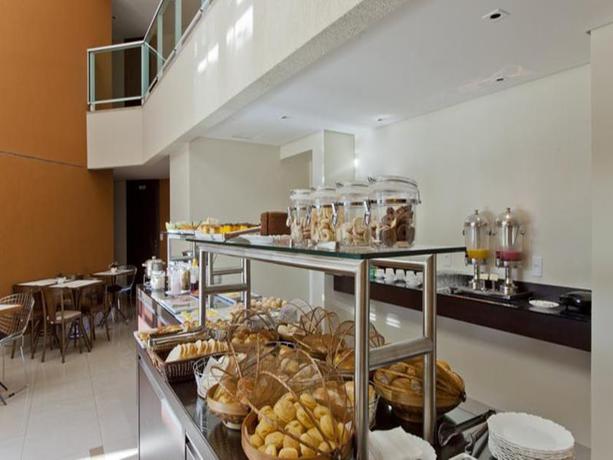 Imagen del bar/restaurante del Hotel The Sun. Foto 6