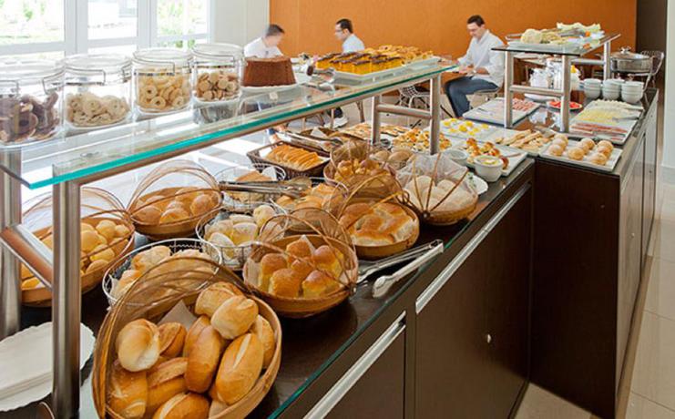 Imagen del bar/restaurante del Hotel The Sun. Foto 8